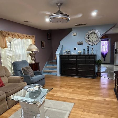 Colorful 3 Bedrooms Twin Home Near Center Philadelphia Exterior photo