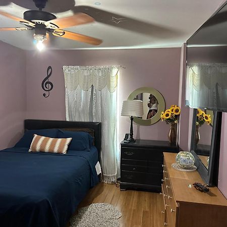 Colorful 3 Bedrooms Twin Home Near Center Philadelphia Exterior photo