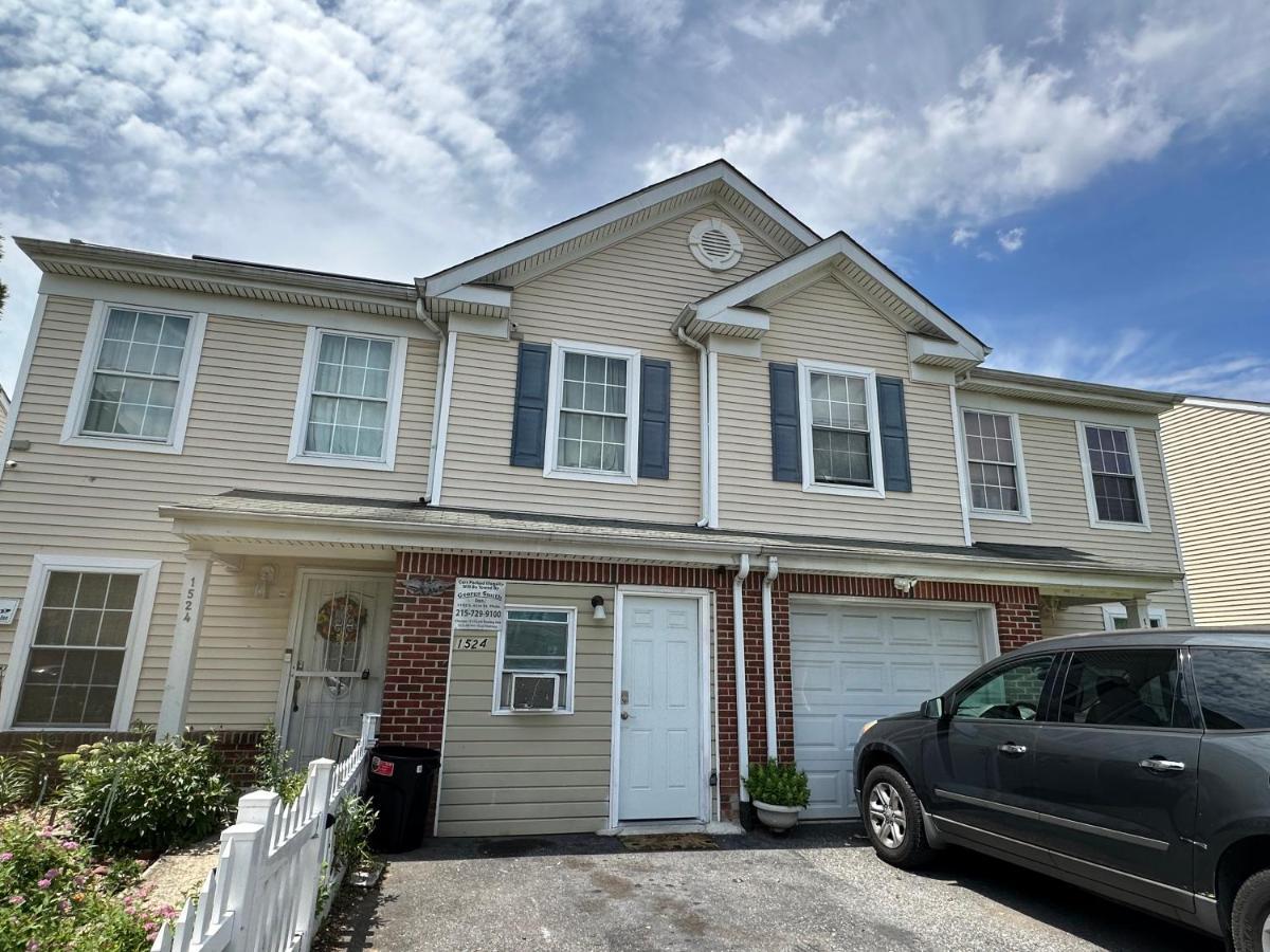 Colorful 3 Bedrooms Twin Home Near Center Philadelphia Exterior photo